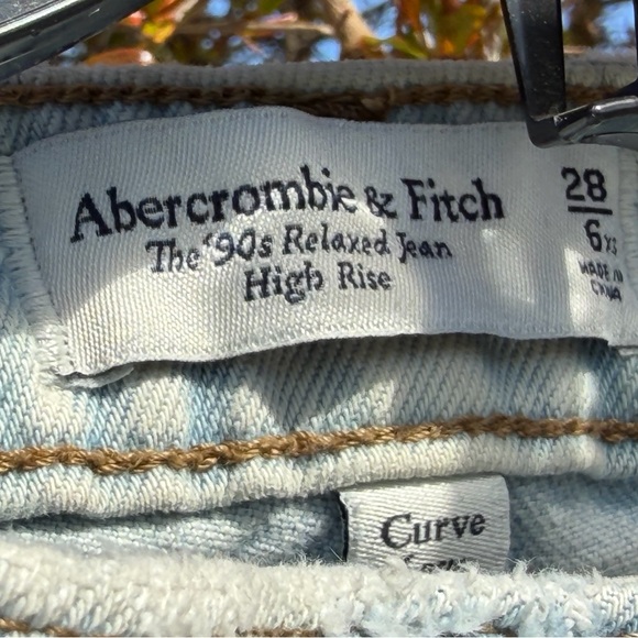Abercrombie & Fitch Light Wash Flare Jeans - Picture 4 of 8